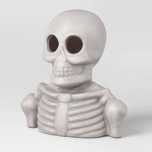 NWT. HYDE & EEK! Skeleton Bust Light Up Decor